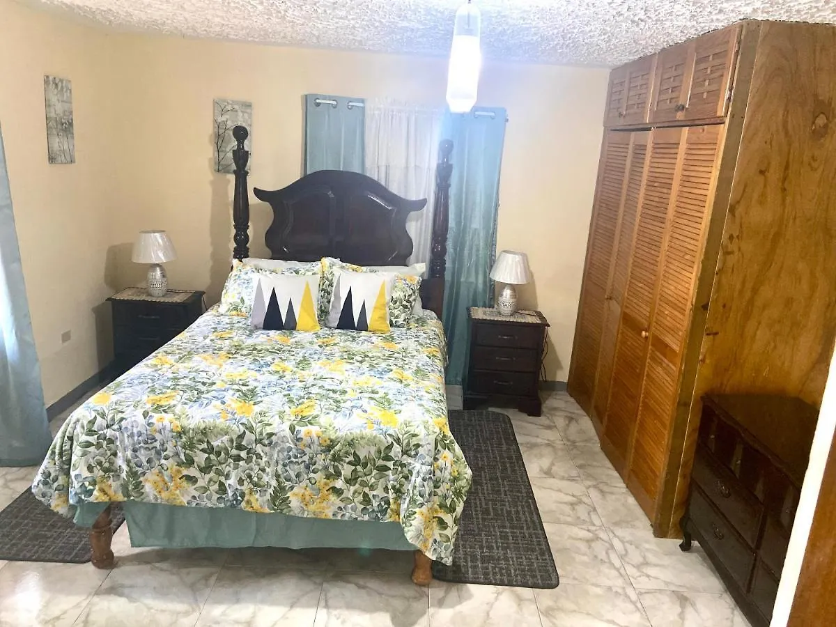 Apartment Murray'S Cool Spot Mandeville Jamaica